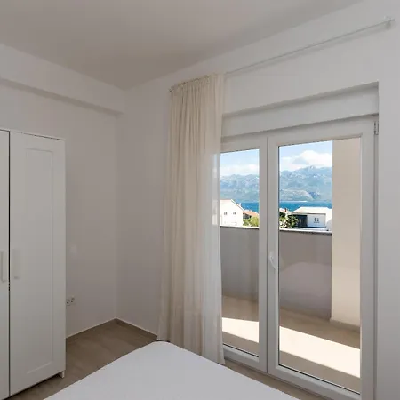 Sankovic Apartment *